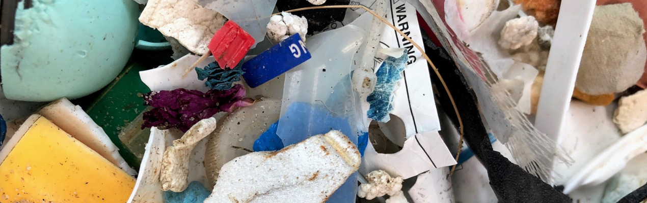 Photo of mixed trash found in the ocean.