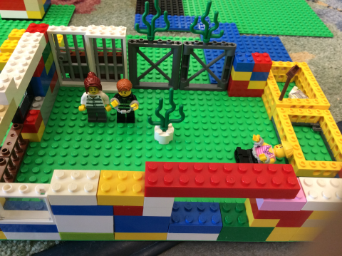Lego scene with a few minifigures